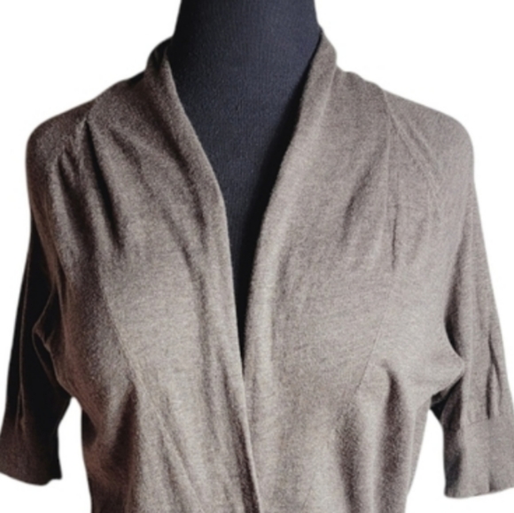 In Stitches short sleeve cardigan size medium - Picture 3 of 6